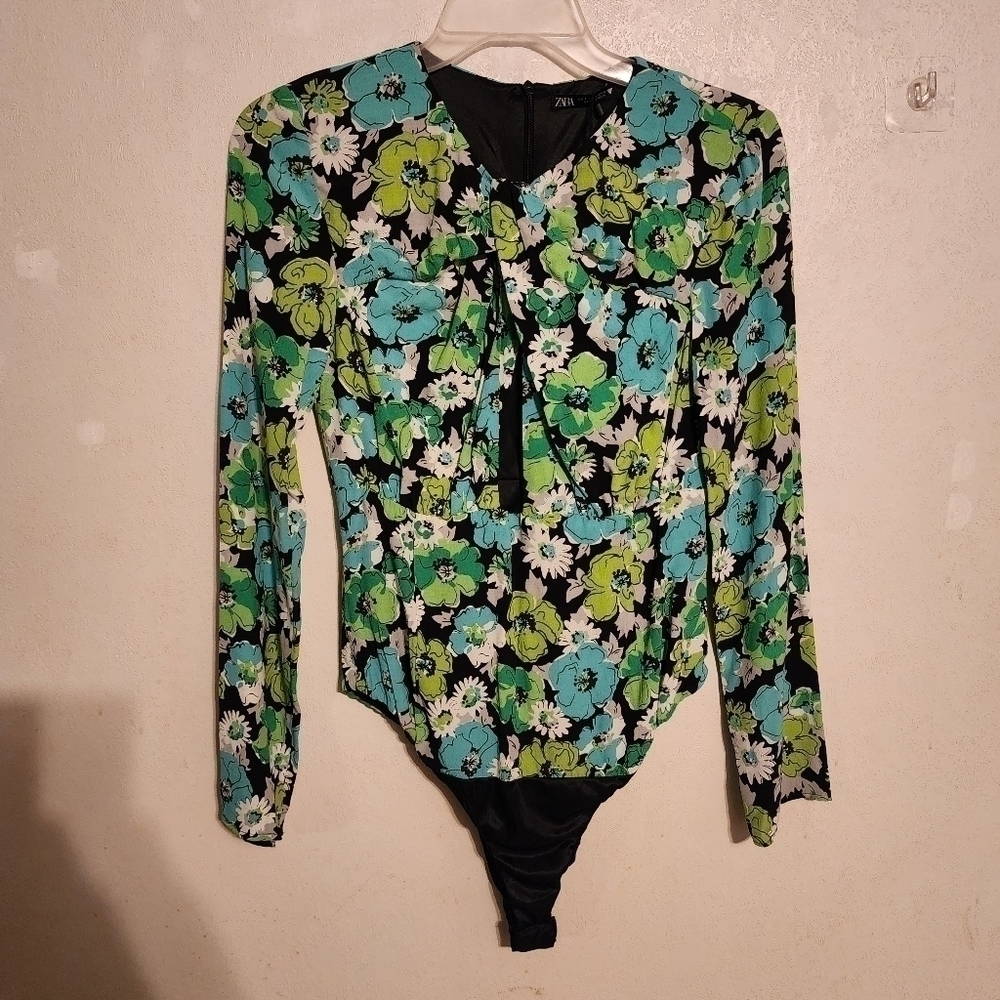 Zara Floral Long Sleeve Snap Closure  Bodysuit Open Front Size S NWOT